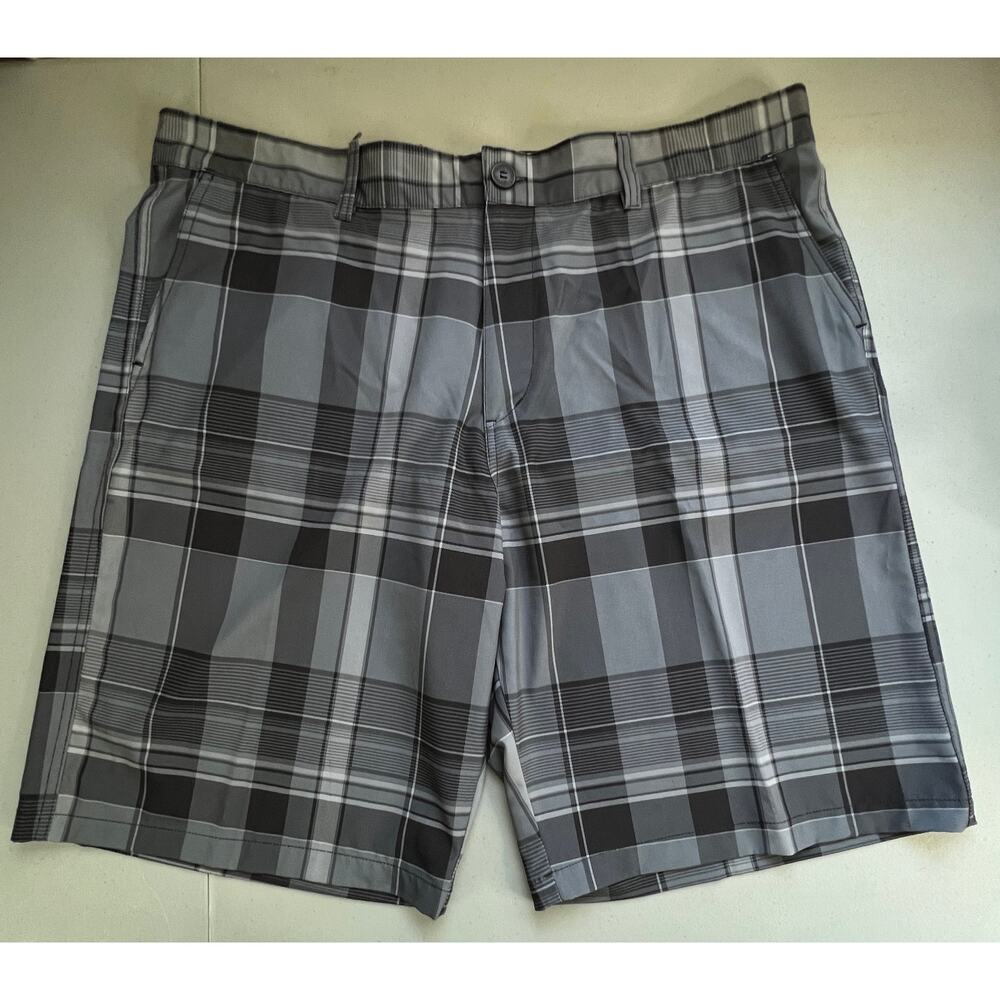 OP Flex 4 Way Stretch Mens Gray Black Plaid Golf Shorts Size 40 Flat Front